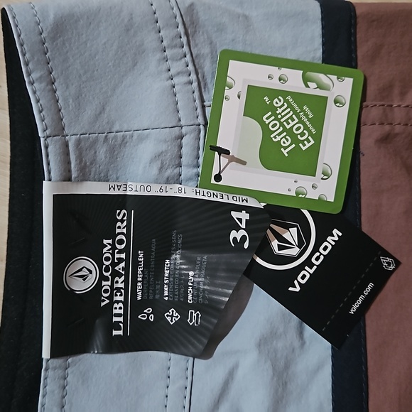 NWT Men's Volcom "DA DUBBS LIBERATORS" Board shorts W 34" L 19" - Picture 2 of 6